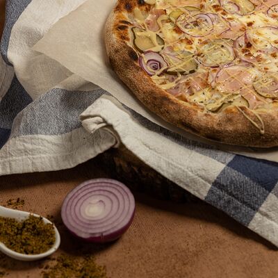 Неаполитанская пицца Мостарда в Пицца и Паста по цене 895 ₽