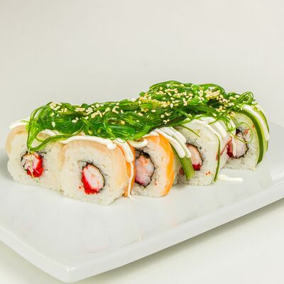 Ролл Рейнбоу в Yoshi по цене 410