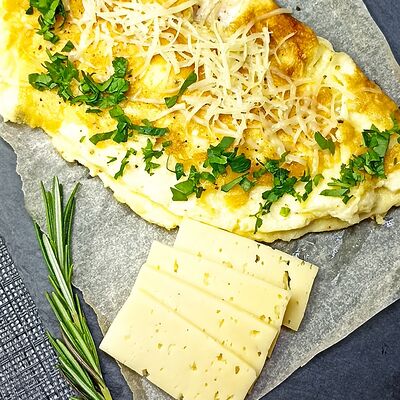 Омлет с сыром в Sisters Food по цене 200