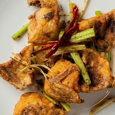 Хрустящая перепелка в Китайская грамота по цене 750 ₽