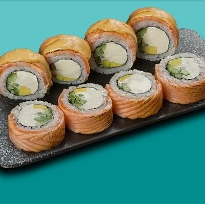 Опаленная Филадельфия в О! Суши по цене 1390 ₽