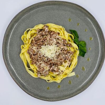 Спагетти с говядиной в сливочно-трюфельном соусе в Дэнди Пицца по цене 610 ₽
