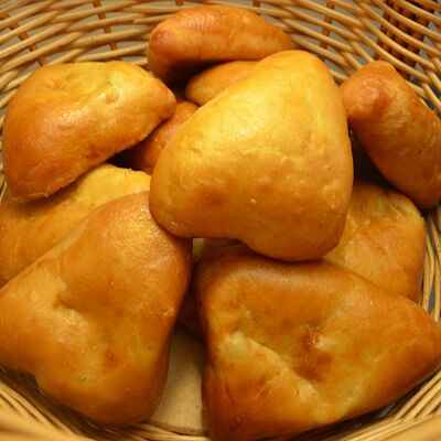 Пирожок с капустой в Борщ готов по цене 100 ₽