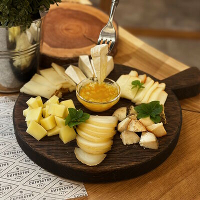 Сырная тарелка №1 в Сыроварня по цене 1300 ₽