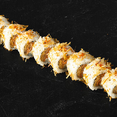 Ролл с запеченным лососем, тунцом Бонито и специями шичими в Yami Yami по цене 780 ₽