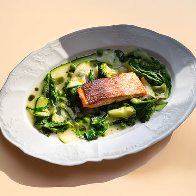 Лосось на гриле, зелёные овощи в Kalabasa по цене 2250 ₽