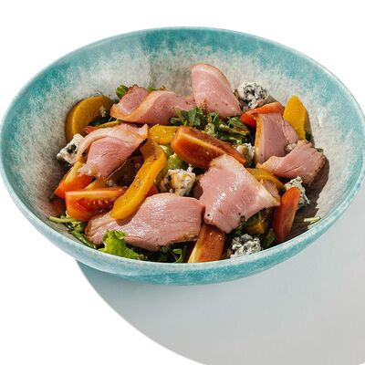 С уткой и персиками в Песто Тесто по цене 690 ₽