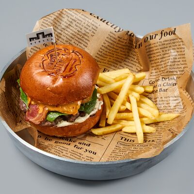 Бургер с говядиной и трюфельным соусом в Stella Lounge по цене 40 р.