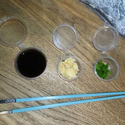 Дополнительный набор (васаби, имбирь, соевый соус) в Domo по цене 120 ₽