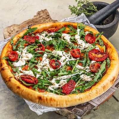 С томатами и сыром страчателла 30 см в 7 небо по цене 795 ₽