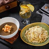 Грибной обед с феттуччине и крем-супом в 10strikes halal grill