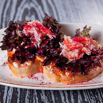 Брускетта с крабом в Only Wine по цене 990 ₽