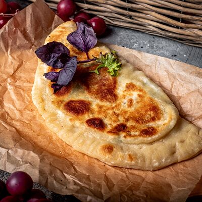 Хычин с креветкой в Шоти по цене 350 ₽