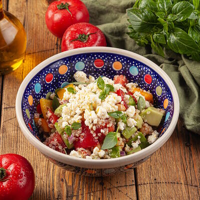 Салат с киноа и цитрусовой Рикоттой в Сыроварня по цене 750