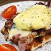 Классическая вафля с беконом и яйцом пашот в Мясорубка Angus по цене 400