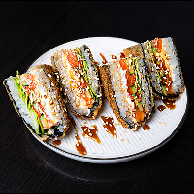 Онигири криспи с курицей в СушиТаяки по цене 804 ₽