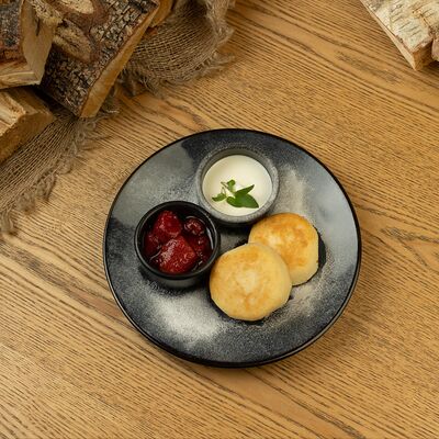 Сырники со сметаной в Печь по цене 300 ₽