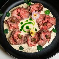 Ростбиф с соусом Вителло тоннато в Ресторан Строгов