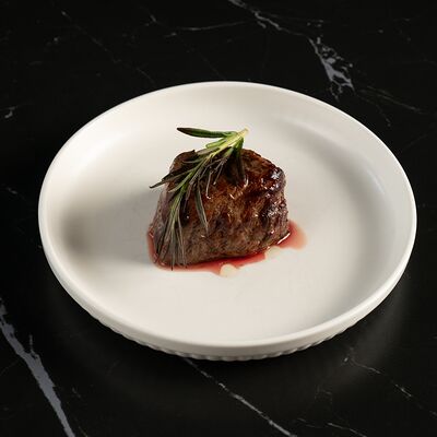 Стейк-миньон из мраморной говядины в Западный сад ! по цене 2200 ₽