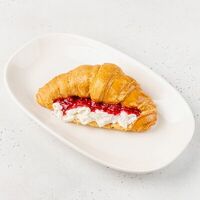 Круассан со страчателлой и малиной в АндерСон
