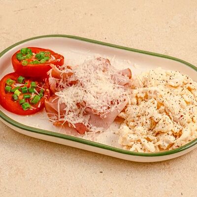 Скрембл с тамбовским окорокомв Хачапури: выпечка & вино по цене 450 ₽