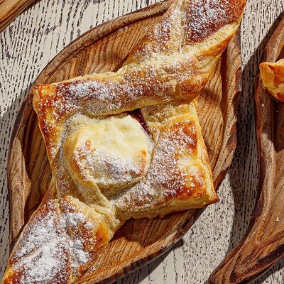Пеновани с вишней и сыром в Дом Нино по цене 230