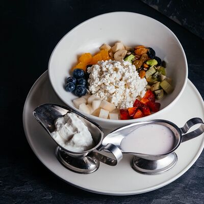 Творожный боул фруктовый в Berberry & ptichka по цене 699 ₽