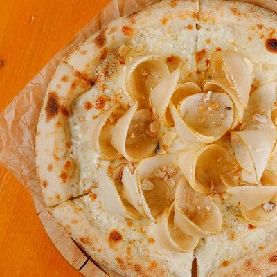 Пицца Груша-горгонзола в Ленинградский Экспресс по цене 705 ₽