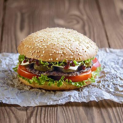 Жар-Бургер с сыром в Жар Свежар по цене 175 ₽