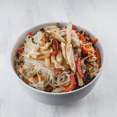 Вок Фунчоза с курицей в Yummy yummy по цене 240 ₽