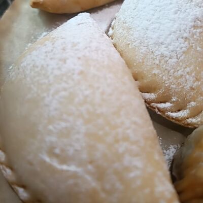 Сочник с творогом в Татараш по цене 75 ₽