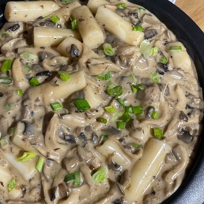 Токпокки с грибами в Wok Street по цене 599 ₽