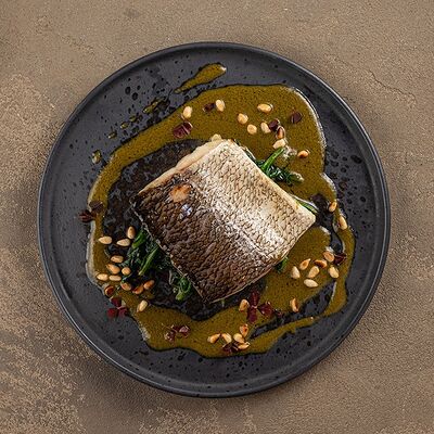 Стейк из филе муксуна на соусе из щавеля в Русская рыбалка по цене 2120 ₽