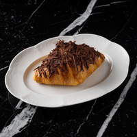 Круассан с шоколадом в Cape