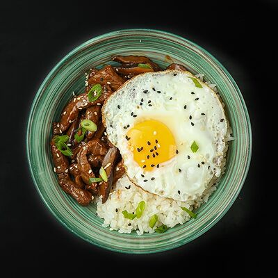 Говядина кобе пирафу в RollWok club Азиатская кухня по цене 649 ₽