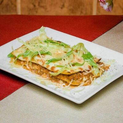 Мясная лазанья в Пепперони по цене 510 ₽