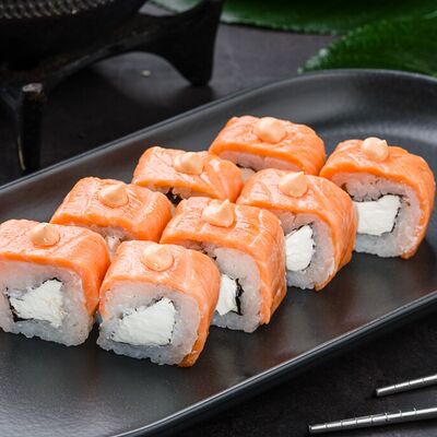 Ролл Запеченная Филадельфия классическая в Рыба закусывала по цене 769 ₽