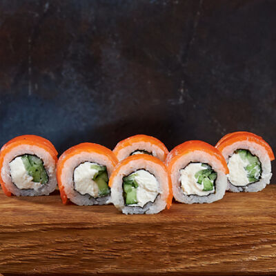 Ролл Филадельфия с лососем и огурцом в Чина по цене 910 ₽