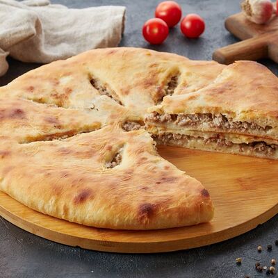 Пирог с мясом и сыром, большой в Amond Осетинские пироги по цене 1380 ₽