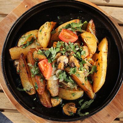 Жаркое с грибами в Чебуреки решают! по цене 530 ₽