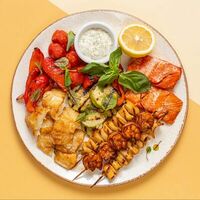 Рыбное ассорти с морепродуктами в PastaMore