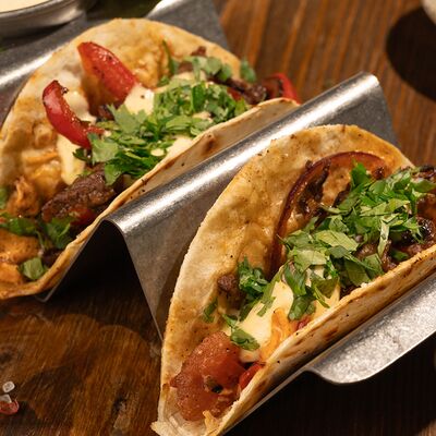 Тако с пиканьей в Lars Vegans по цене 480 ₽