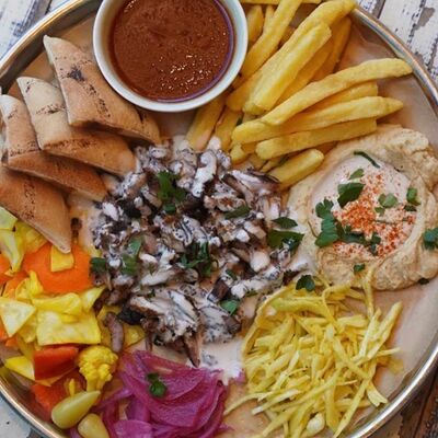 Шаварма на тарелке в Бабагануш по цене 760 ₽