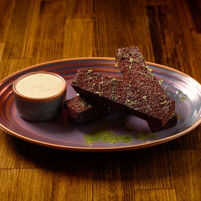 Чесночные гренки в Булл Вар по цене 450 ₽