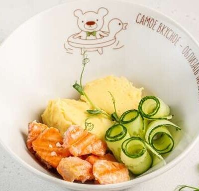 Кубики лосося с картофельным пюре в АндерСон по цене 575 ₽