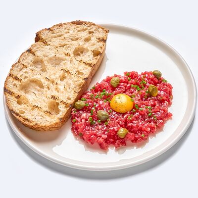 Тартар из говядины в Drunken duck pub по цене 990 ₽