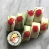 Ролл с лососем и авокадо в огурце в Da Sushi по цене 23