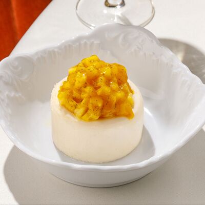 Сливочный торт с ананасом и манго в Cristal по цене 750 ₽