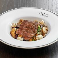 Салат с уткой в Paul