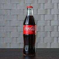 Coca-Cola в Mon Cafe